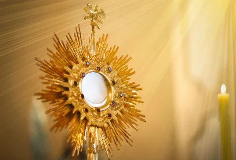 Ostensoir-disposeladoration-eucharistique_0